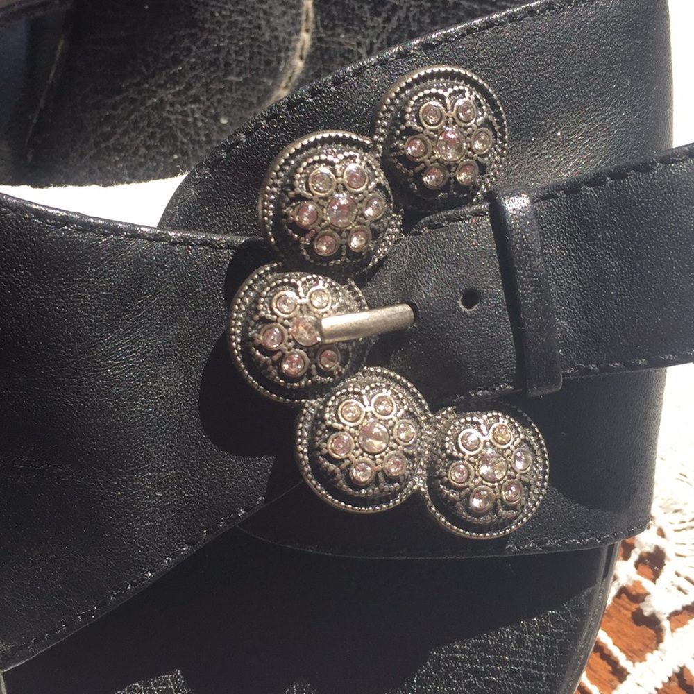 Rialto Leather Black Slides - Picture 6 of 6